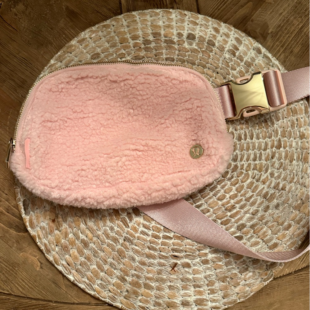 Lululemon crossbody